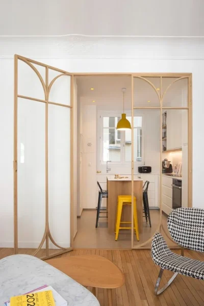 Separador cocina y salón de madera y cristal